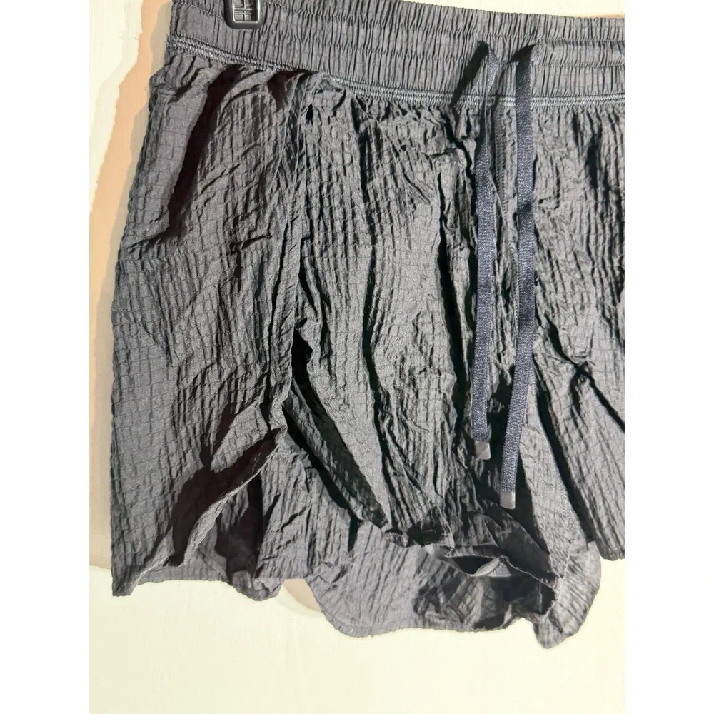 Lululemon Crinkle Nylon Relaxed Parachute Shorts XS Black